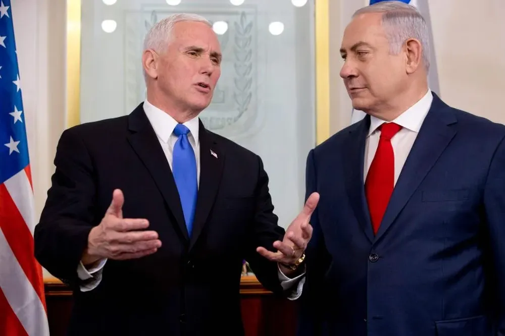 Pence y Natanyahu se reunieron en Israel / AFP / POOL / Ariel Schalit