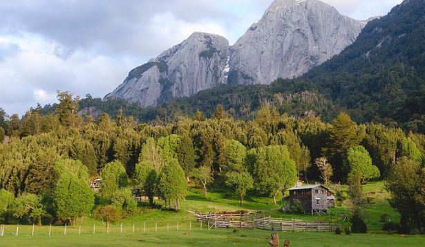 El territorio se encuentra en una zona conocida internacionalmente como el "Yosemite de Sudamérica" por sus montañas de granito.
