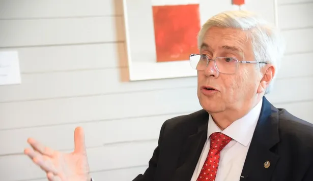 Tabaré Viera, ministro de Turismo