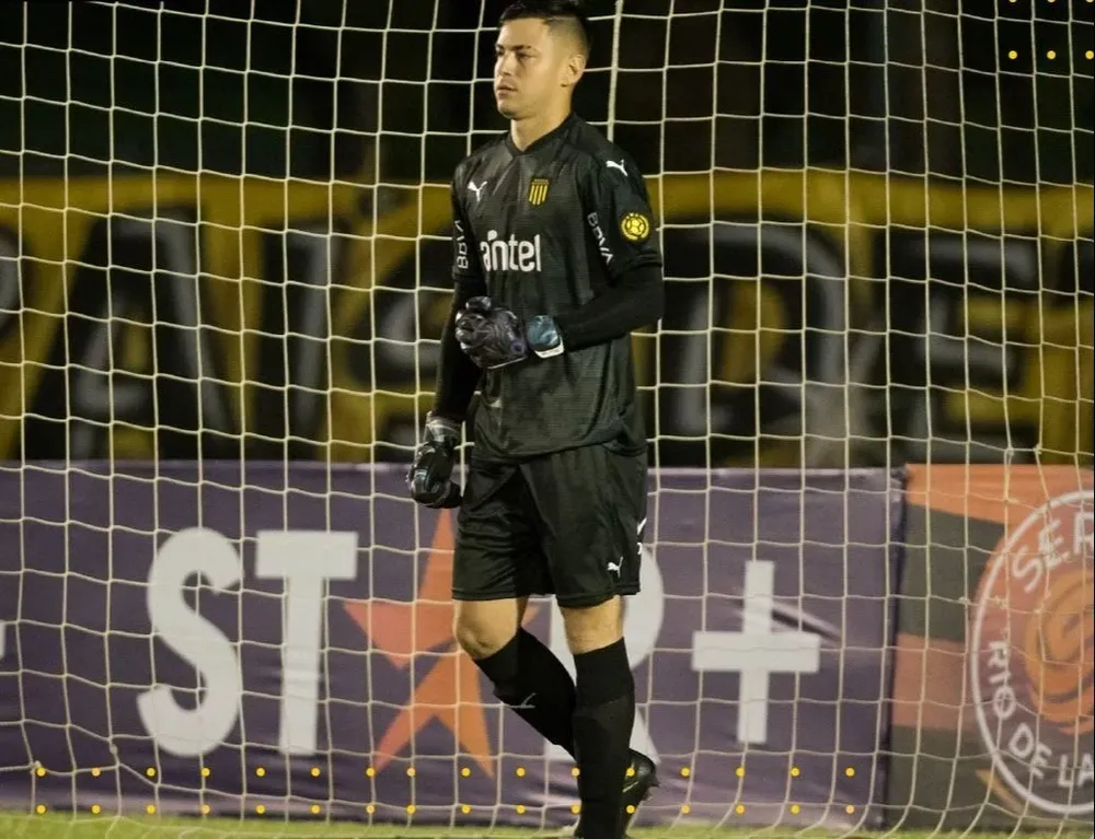 Jhonatan Lima, golero de Peñarol, en el amistoso del año pasado ante Ñublense