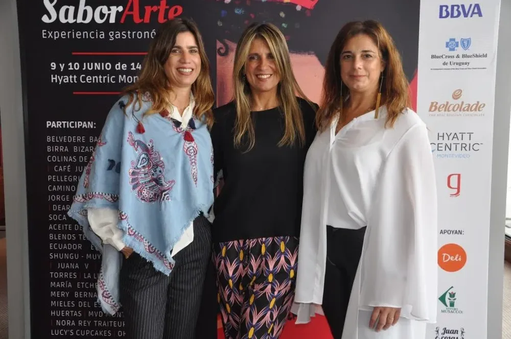 Ximena Arcos Pérez, Renata Battione y Carina Martínez