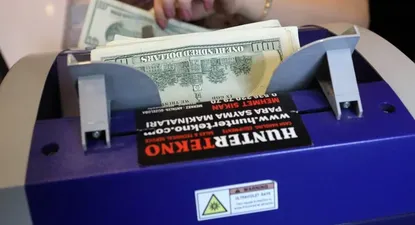 El dólar mayorista cerró con descenso semanal de 0,5%