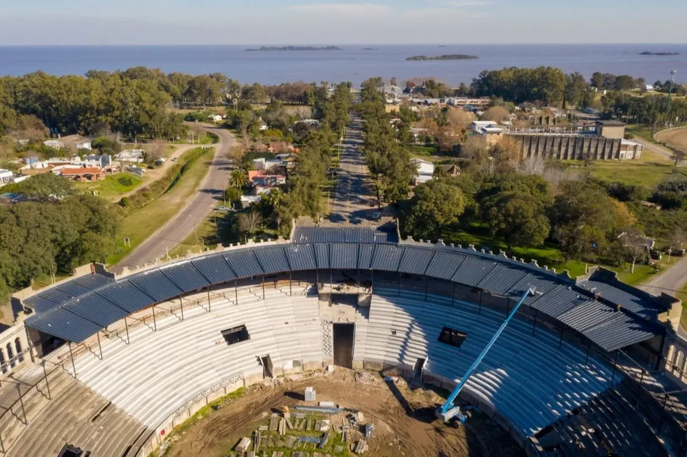 Plaza Real de San Carlos y sus alrededores