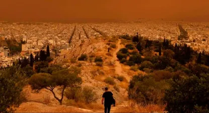 Atenas teñida de naranja
