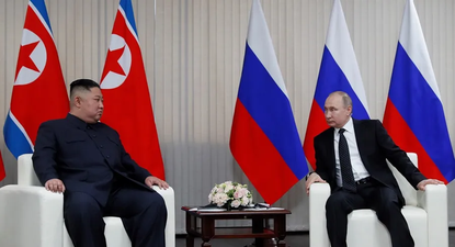 El líder norcoreano, Kim Jong-un (i), junto al presidente de Rusia, Vladímir Putin. EFE.