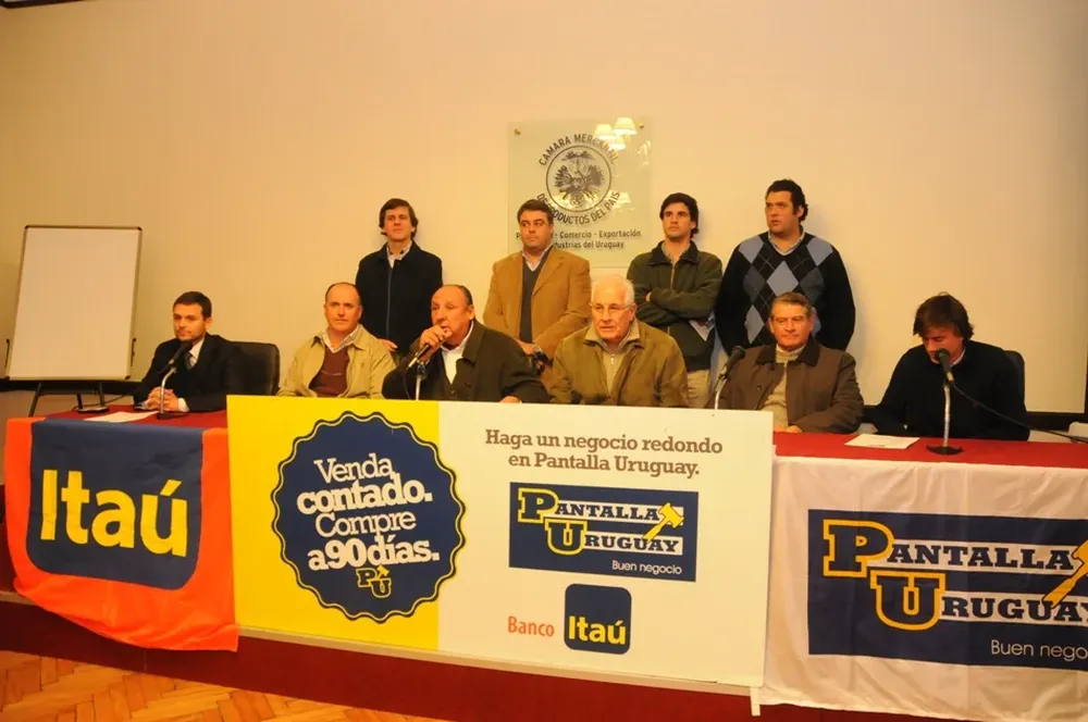 Daniel Dutra habla en la conferencia del lunes 24