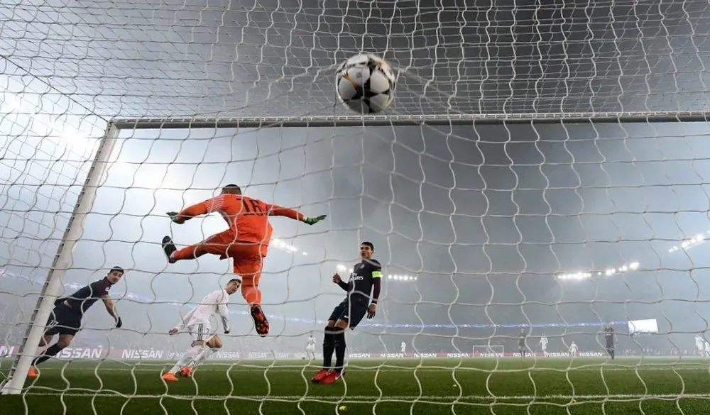 El cabezazo goleador de Cristiano visto desde atrás del arco