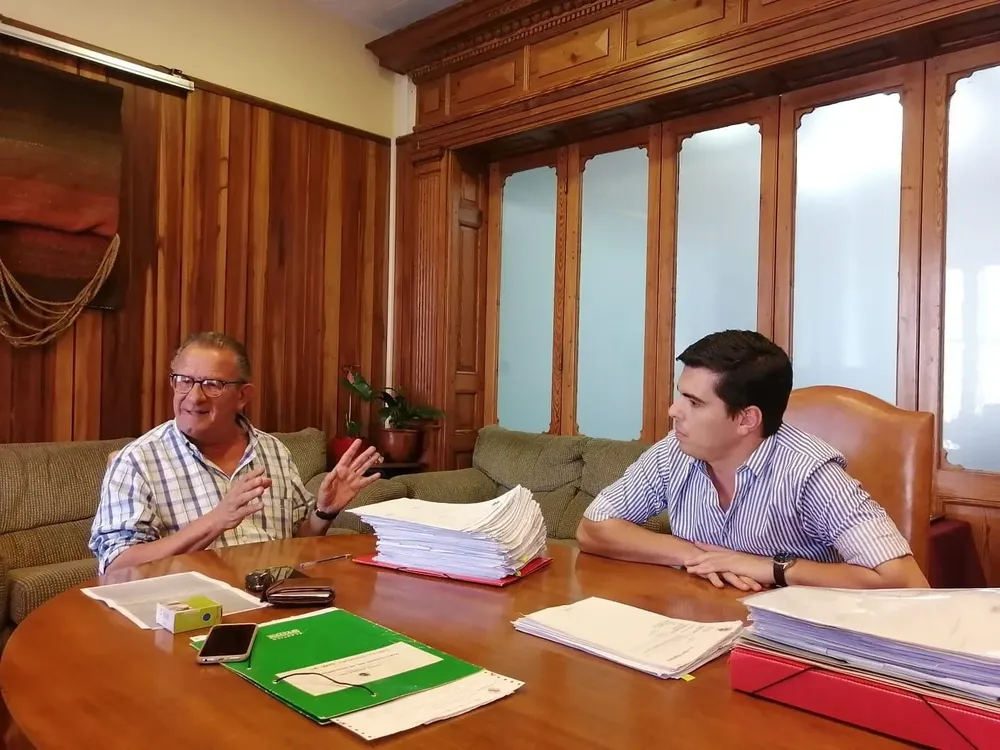Pablo Caram, intendente de Artigas y Emiliano Soravilla, secretario General