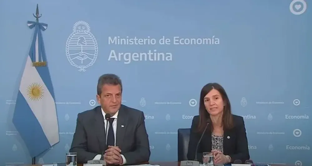 Sergio Massa y Fernanda Raverta presentaron el refuerzo de 94 mil pesos
