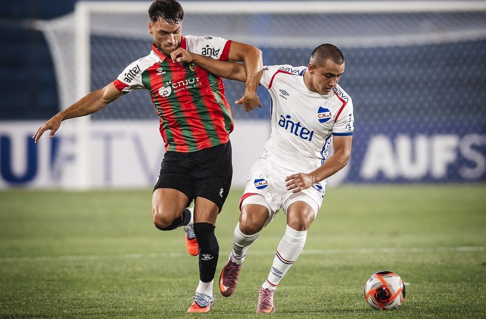 Rodrigo Martínez de Nacional ante Deportivo Maldonado por la Copa de la Liga AUF