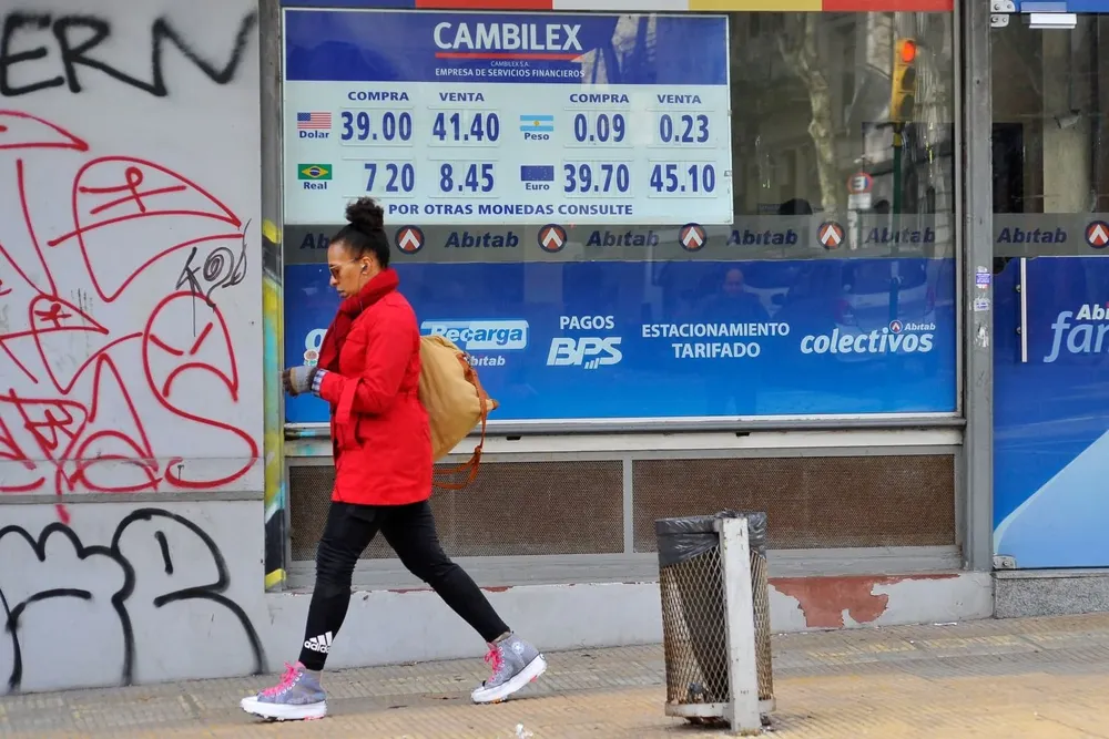 Pizarra de cambio. (Archivo)