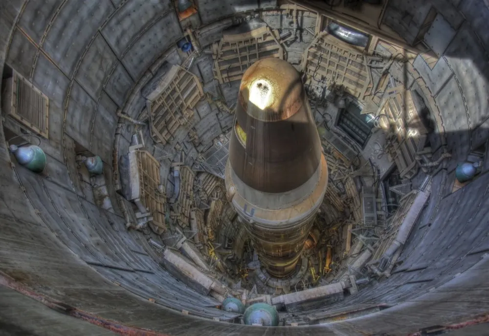 Los grupos independientes son Savannah River Site Watch, Nuclear Watch New Mexico, Tri-Valley CARE y Gullah/Geechee Sea Island Coalition