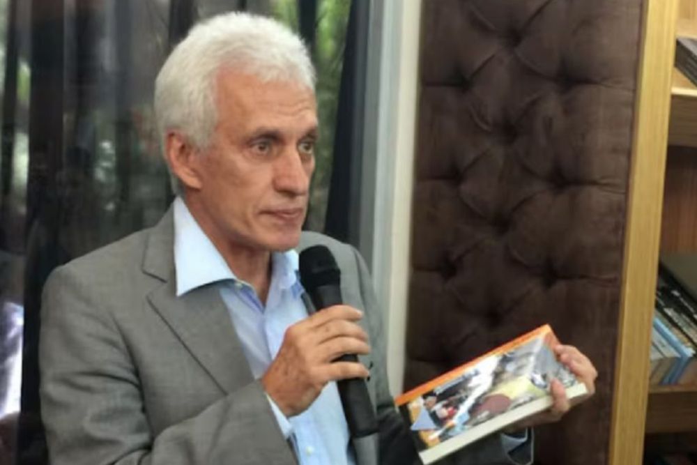 En marzo de 2023, Martínez Mottola se refugió en la embajada argentina en Caracas junto a otros cinco opositores, acusados por el gobierno venezolano de conspiración y traición a la patria.