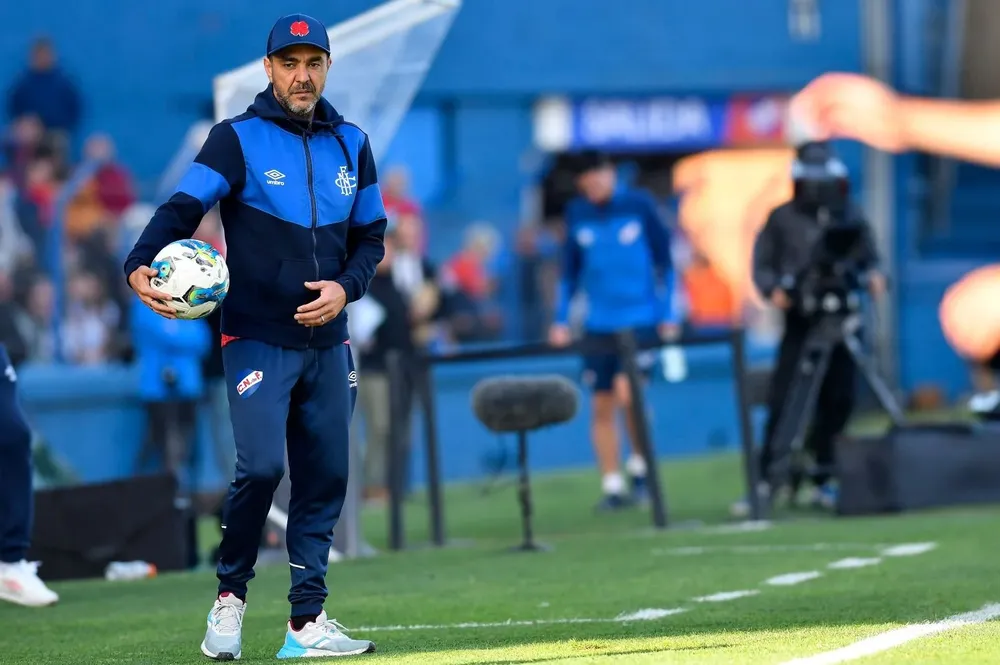 Álvaro Recoba, entrenador de Nacional