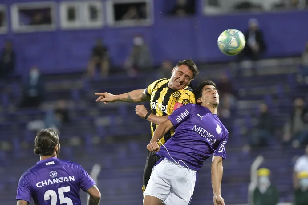 El Cebolla y Vicente Poggi, duelo de mediocampo