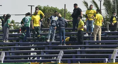Hinchas de Cerrito en el Franzini