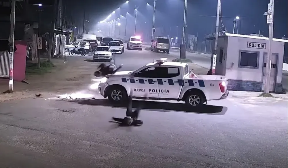 La moto había sido robada en Montevideo; llevaban dinero y armas