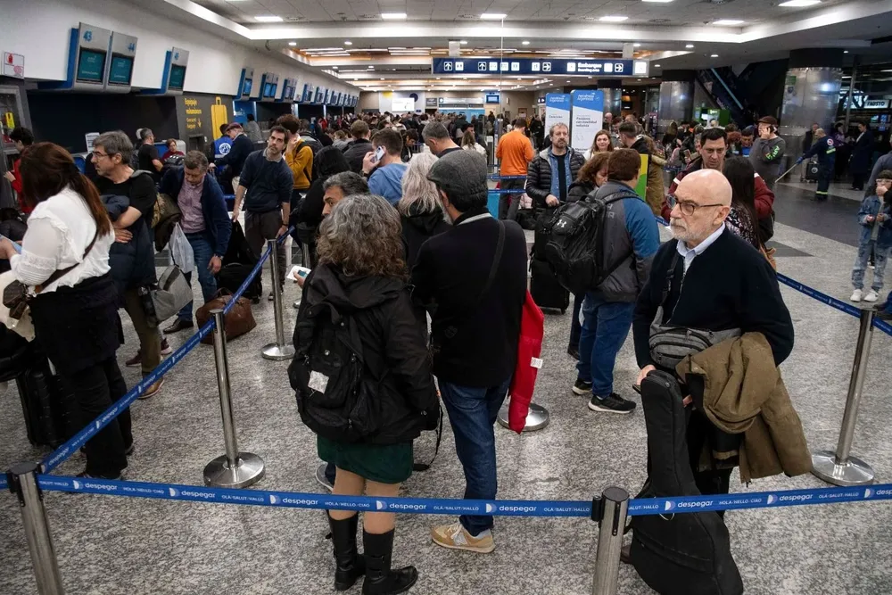 Temporal en Buenos Aires: más de 80 vuelos afectados en Aeroparque y Ezeiza por la tormenta