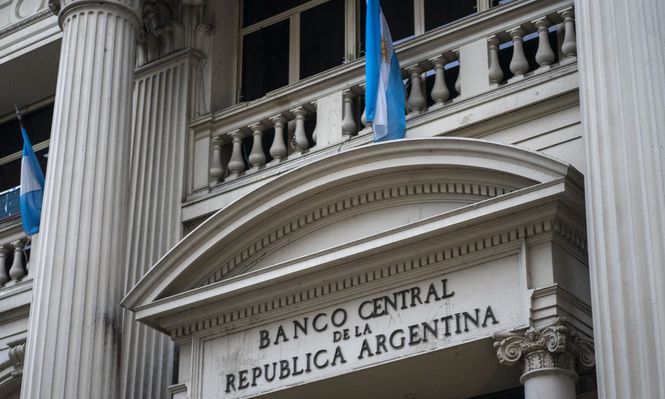La medida fue tomada por el Banco Central.