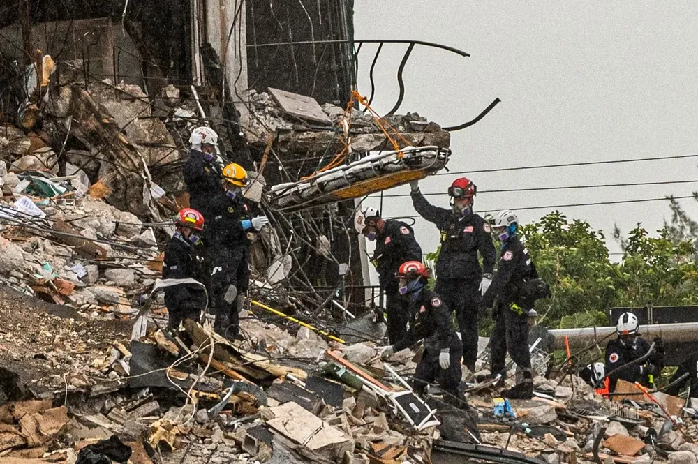 El edificio Champlain Towers, ubicado en Surfside, Florida, contaba con 12 pisos antes de que ocurriera el derrumbe