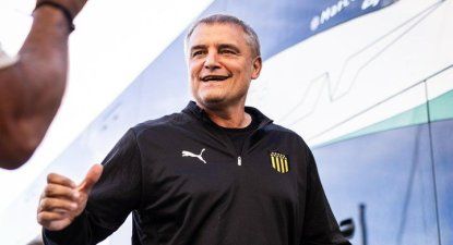 Diego Aguirre en su llegada al Suppici