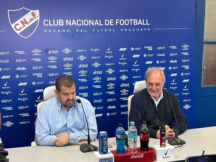 Flavio Perchman y Ricardo Vairo en la conferencia de prensa de Nacional