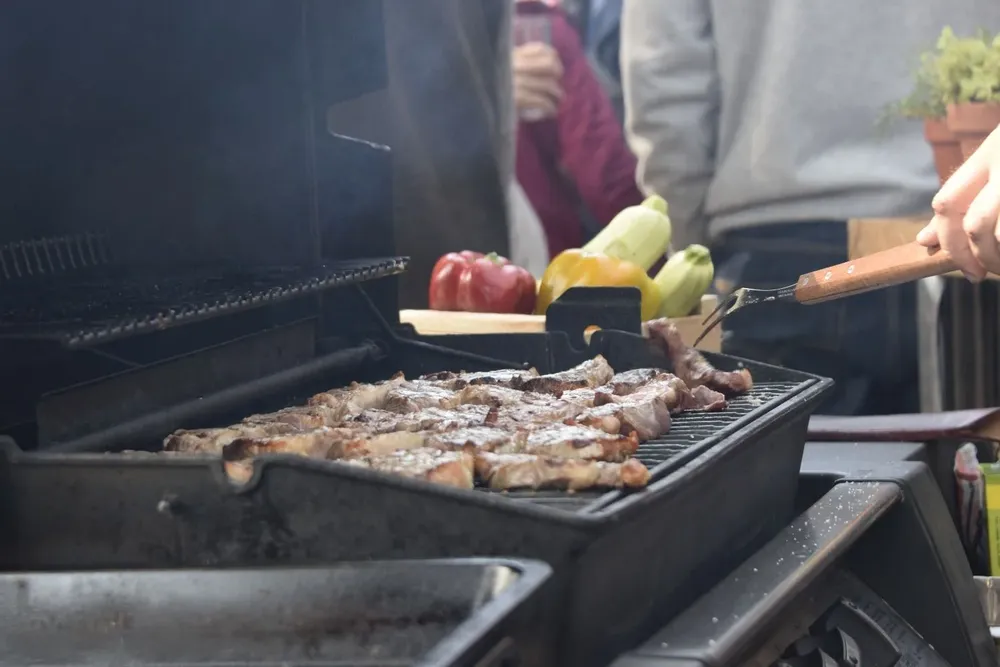 El autor del libro es arquitecto y emprendedor gastronómico.