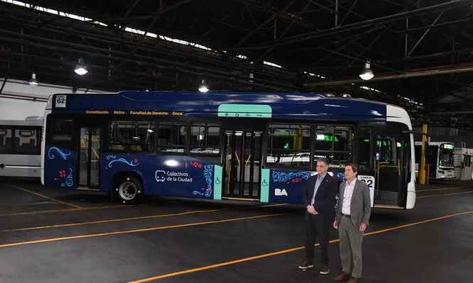 Macri anunció un plan integral de modernización y seguridad para las 31 líneas de colectivos porteñas.
