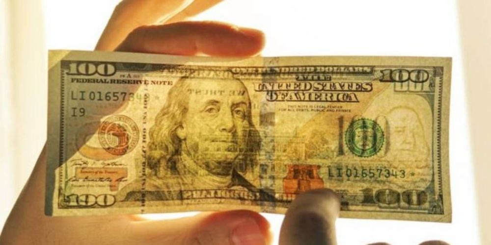 BILLETE DE DÓLAR 100.jpg