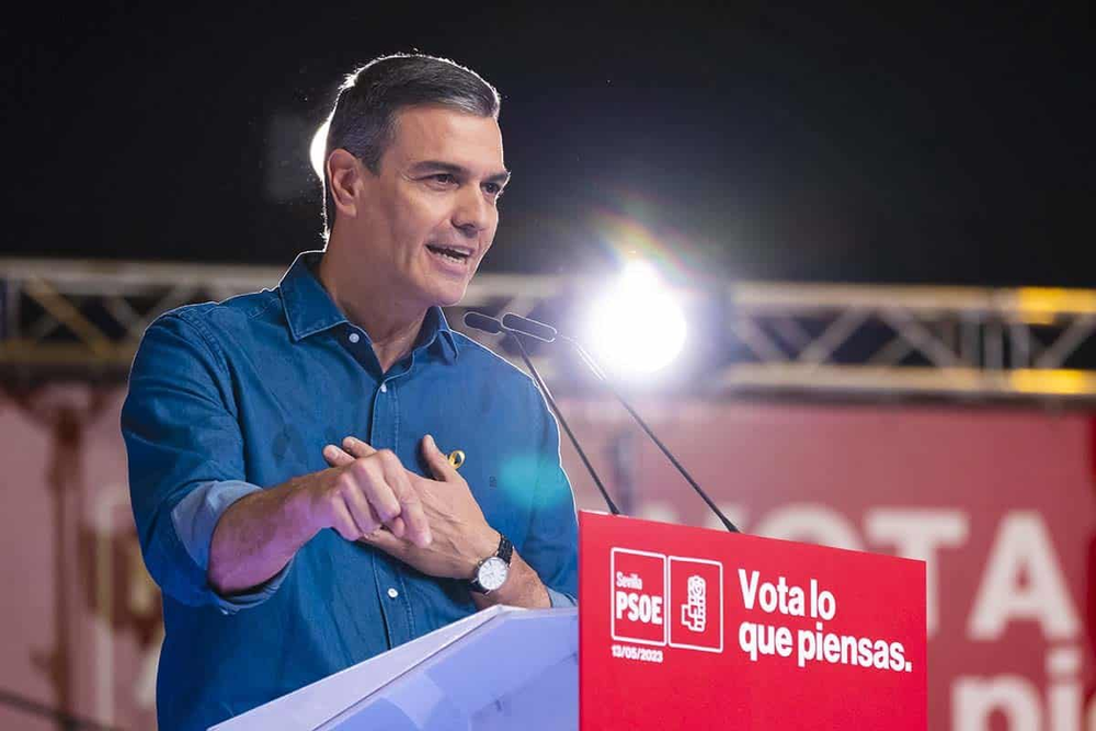 Pedro Sánchez multado por el uso partidario de los medios públicos.