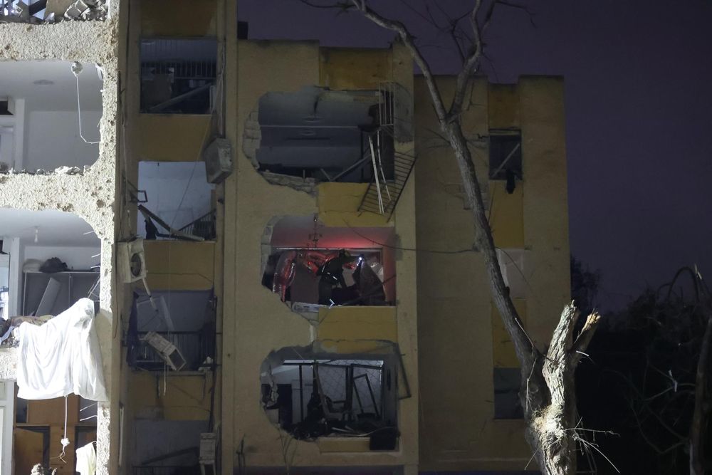 Edificio en Israel atacado por un misil desde Irán