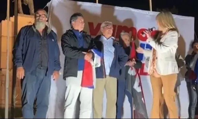 Captura de pantalla de la transmisión que hizo la cuenta de Carolina Cosse en Instagram con su discurso en Mercedes