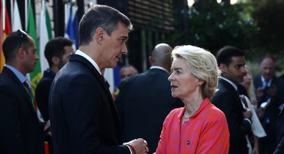 El presidente de España, Pedro Sánchez y la presidenta de la Comisión Europea, Ursula Von der Leyen. (Archivo - EP)