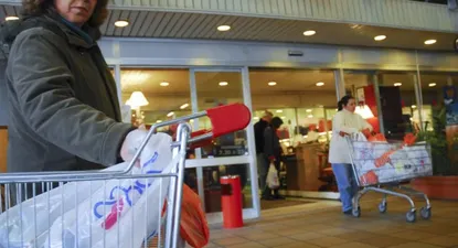 Tienda Inglesa recorta beneficios a empleados pero por ahora evita más despidos