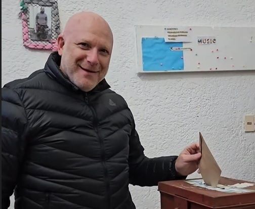 Orlando Petinatti votando