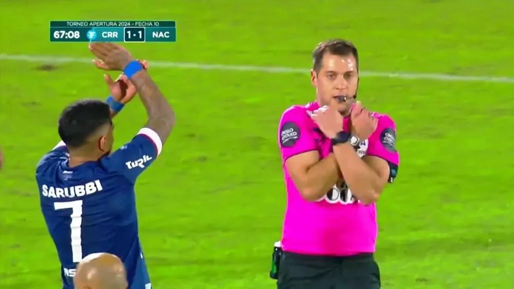 Galeano protesta, Tejera da sus razones