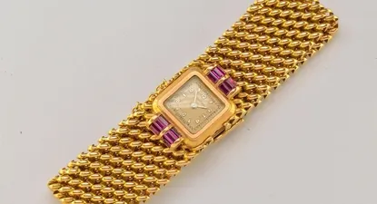 El Observador | Reloj pulsera para dama, de marca Movado, con malla de oro