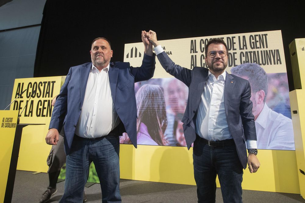 El presidente de la Generalitat y candidato a la reelección, Pere Aragonès, y el presidente de Esquerra, Oriol Junqueras&nbsp;