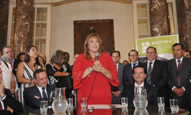 Moreira impulsará proyecto para eliminar uso de envases plásticos no biodegradables