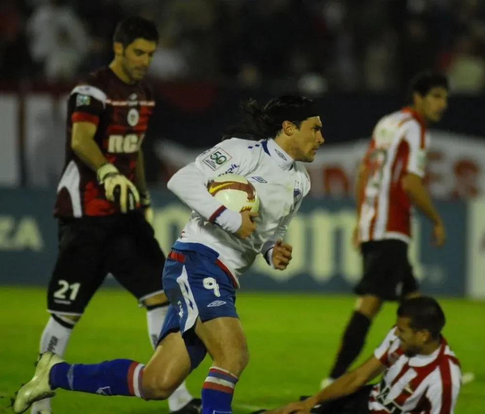 El Cacique Medina, ayer jugador, hoy técnico de Nacional antes Estudiantes
