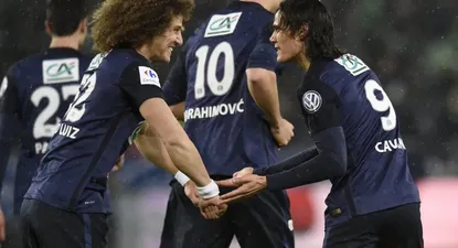 David Luiz celebra con Edinson Cavani