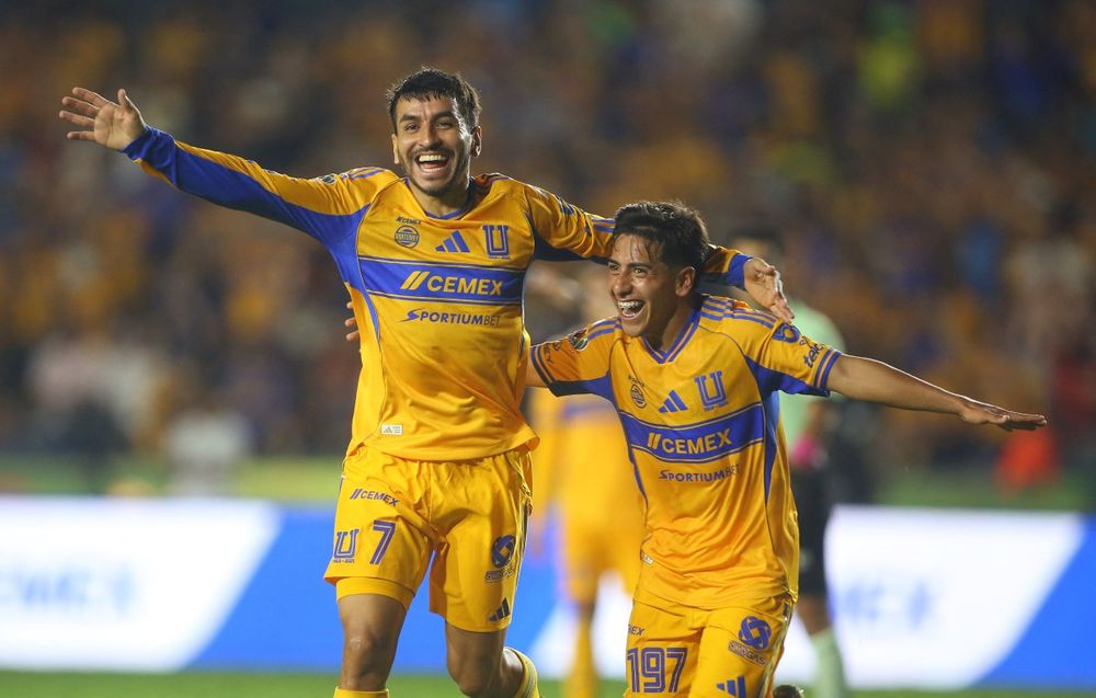 Ángel Correa celebra junto a Diego Sánchez en el triunfo ante Necaxa Ángel Correa celebra junto a Diego Sánchez en el triunfo ante Necaxa