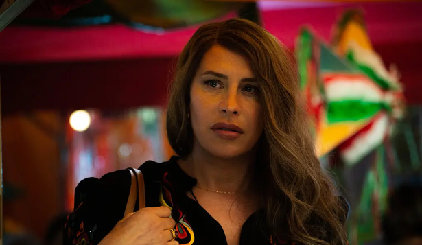 Karla Sofía Gascón en el musical Emilia Pérez