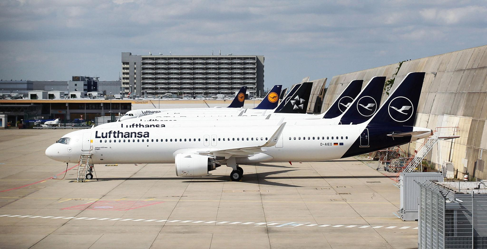 Los aviones de Lufthansa no salen del aeropuerto de Frankfurt por una huelga de pilotos y auxiliares.