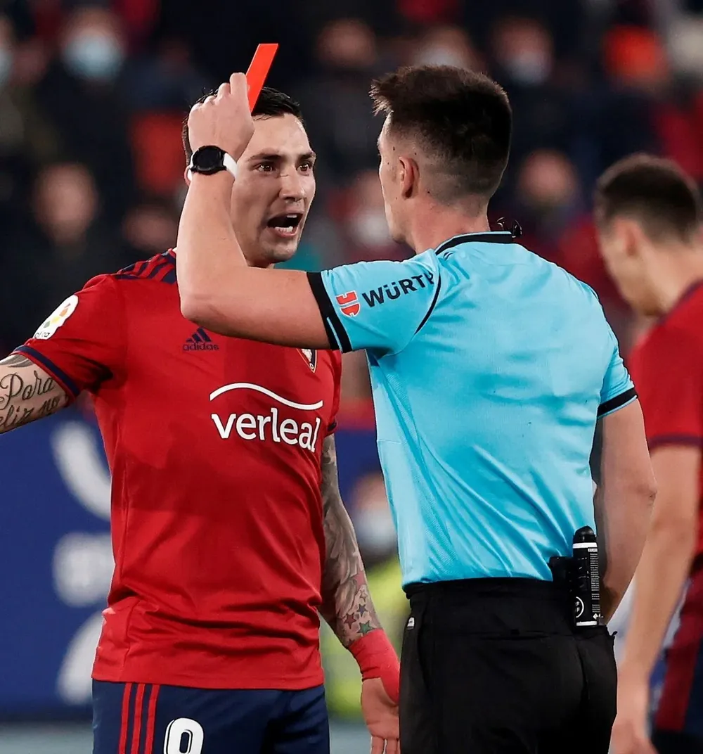 Jesús Diges expulsa a Chimy Ávila