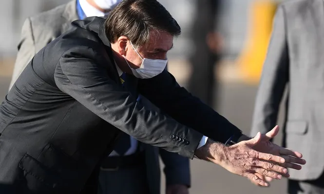 Bolsonaro canceló un acuerdo para comprar la vacuna china contra el covid-19