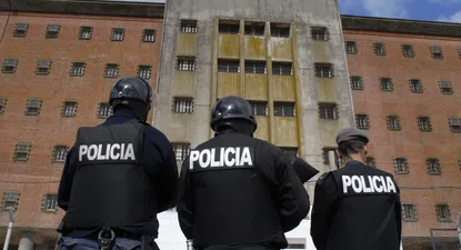 el asesino del pelado roldan lo corto en trozos, lo frito y luego se lo comio