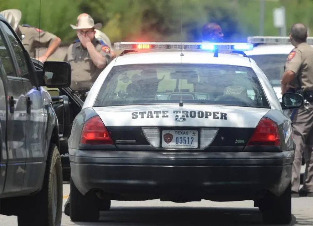 Los policías de Texas llegan al lugar de los hechos