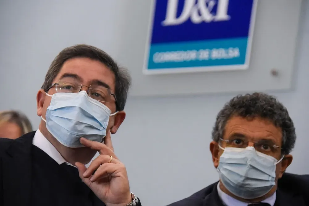 El presidente de ASSE en el remate del edificio de Casa de Galicia