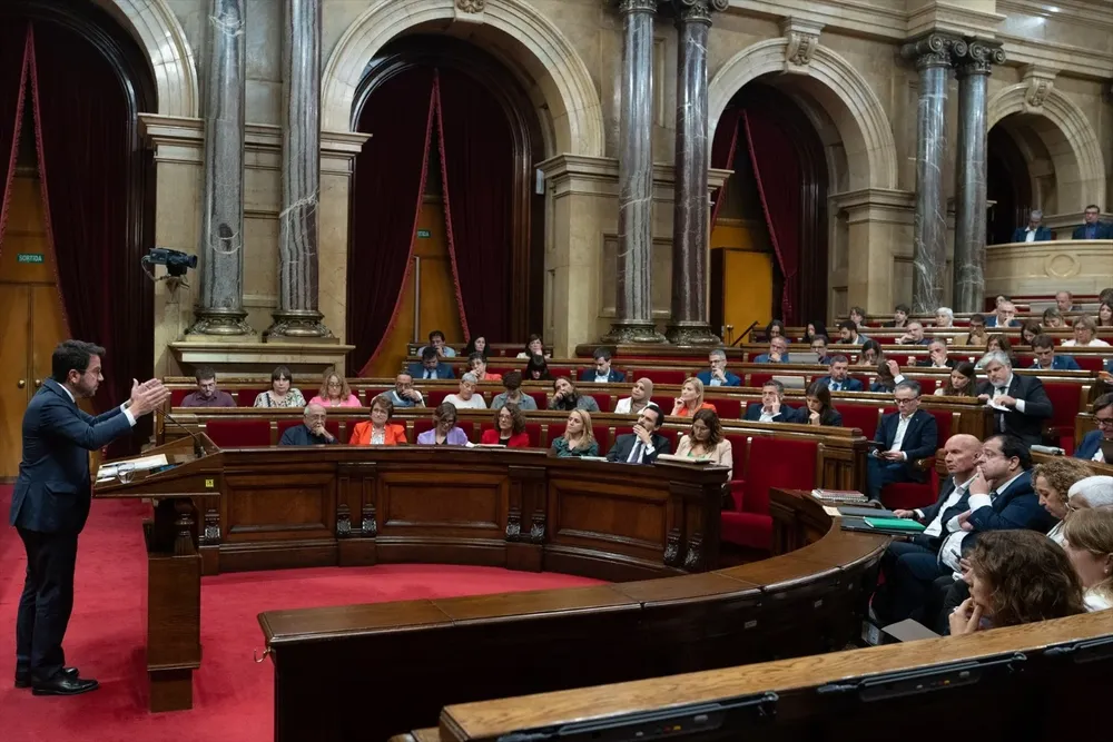 Sesión en el Parlamento catalán.
